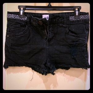 Raw hem Jean shorts